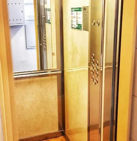 Royal Aleja Jana Pawla Ii 아파트 바르샤바